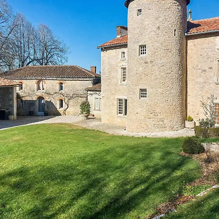 Holiday home Pet Friendly In Bioussac